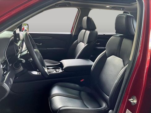 Used 2025 Honda Pilot Touring image 8
