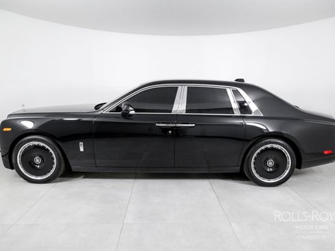 Certified 2025 Rolls-Royce Phantom Sedan image 6