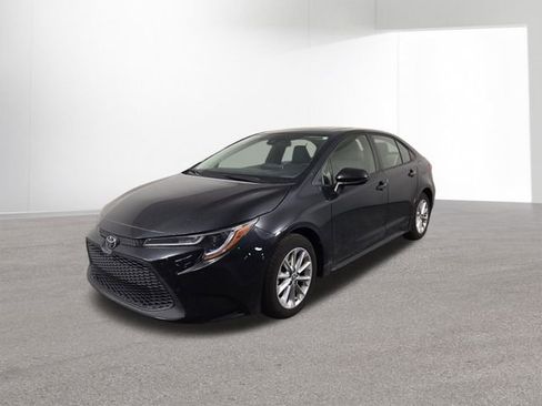 Used 2021 Toyota Corolla LE w/ LE Premium Package FWD image 2