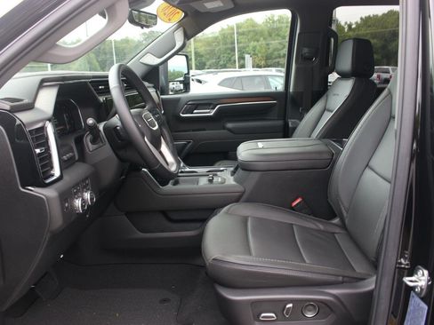 Used 2026 GMC Sierra 2500 Denali w/ Technology Package AWD/4WD image 17