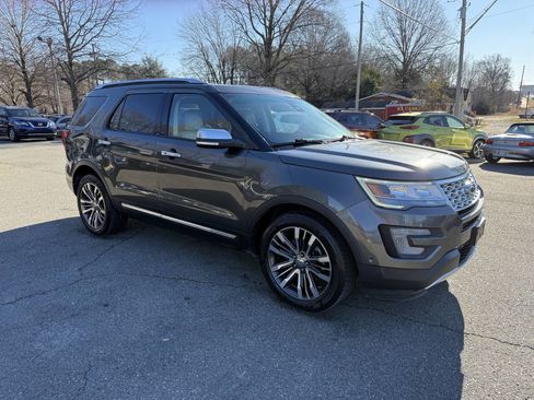 Used 2016 Ford Explorer Platinum image 4