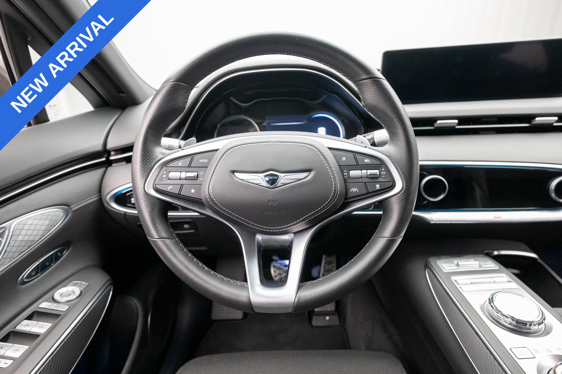 Used 2025 Genesis GV70 3.5T Sport AWD/4WD image 11