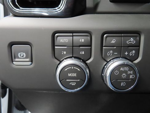 Used 2026 GMC Sierra 2500 AT4 image 61