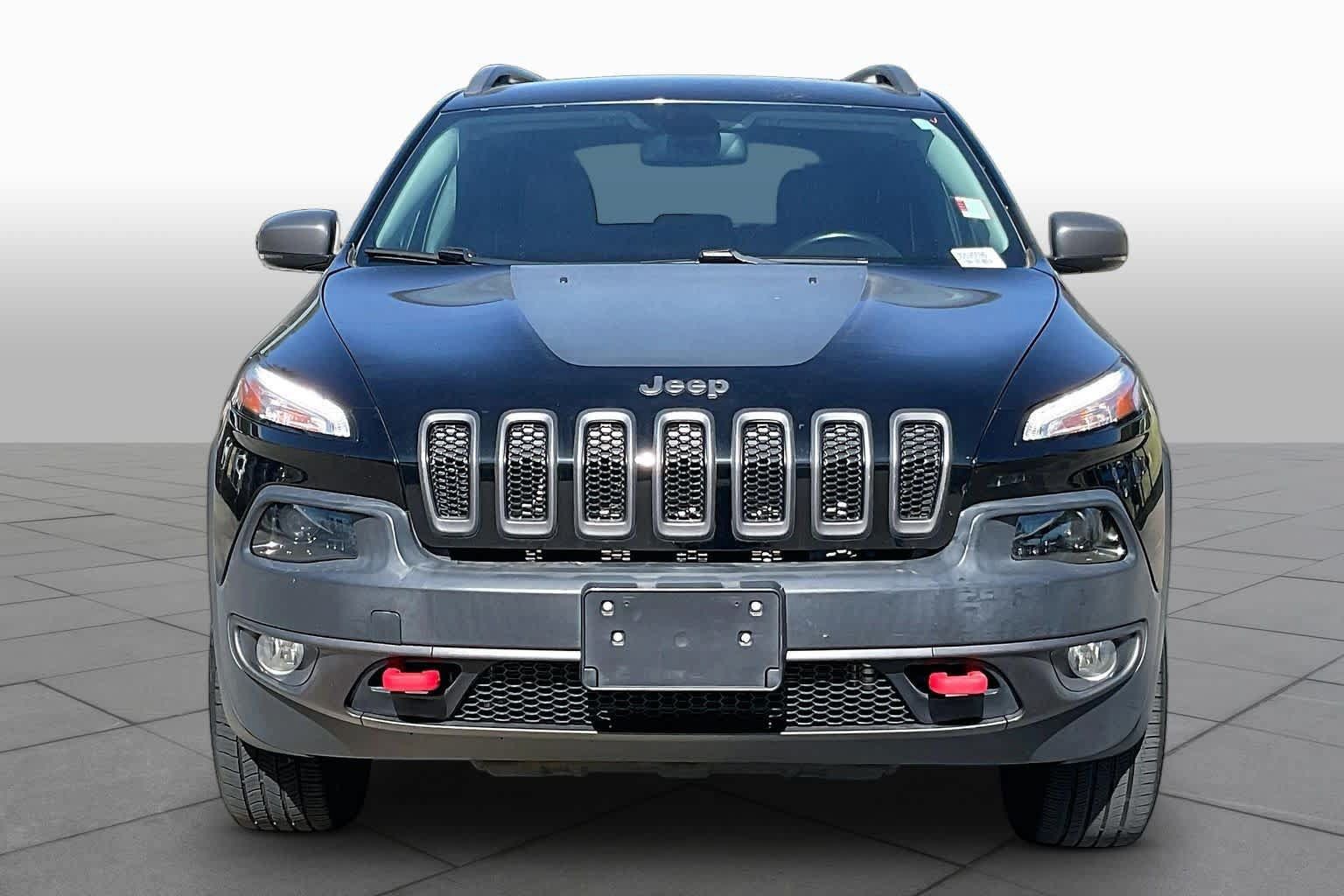 Used 2018 Jeep Cherokee Trailhawk AWD/4WD image 4