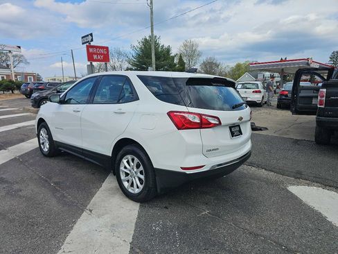 Used 2018 Chevrolet Equinox LS image 6