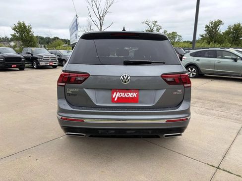 Used 2018 Volkswagen Tiguan SEL Premium w/ R-Line Package AWD/4WD image 7