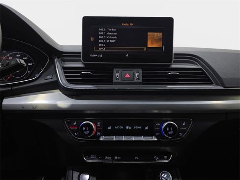 Used 2018 Audi SQ5 Prestige w/ Prestige Package image 21