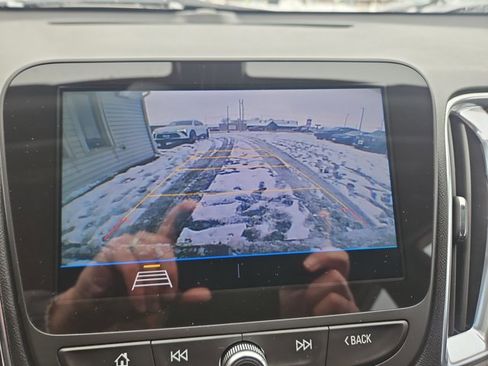 Used 2019 Chevrolet Malibu LT w/ Driver Confidence Package image 8