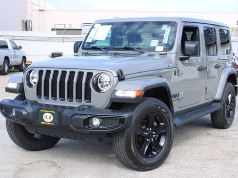 Used 2021 Jeep Wrangler Unlimited Sahara AWD/4WD image 9