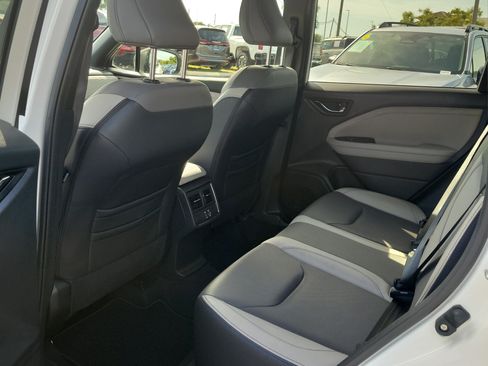 Used 2025 Subaru Forester Limited AWD/4WD image 14