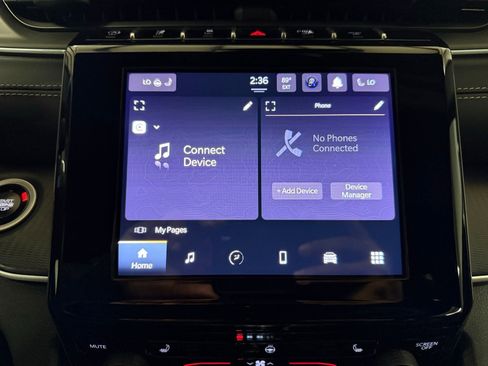 Used 2025 Jeep Grand Cherokee L Altitude RWD image 9