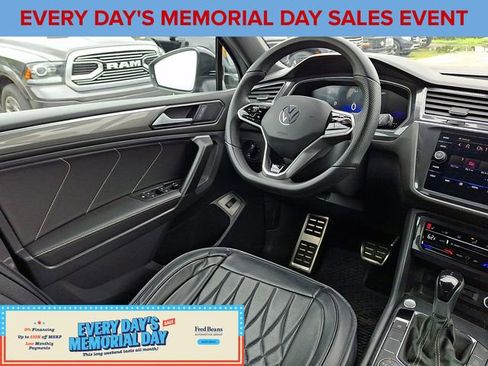 Used 2024 Volkswagen Tiguan SE R-Line AWD/4WD image 14