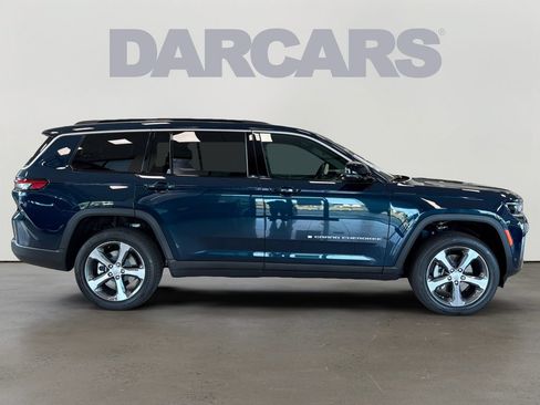 New 2026 Jeep Grand Cherokee L Limited w/ Luxury Tech Group II AWD/4WD image 8