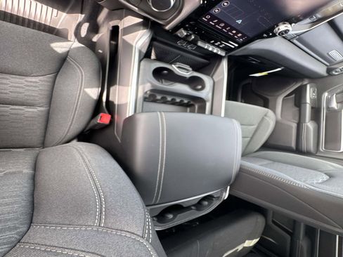 New 2026 RAM 1500 4x4 Crew Cab image 24