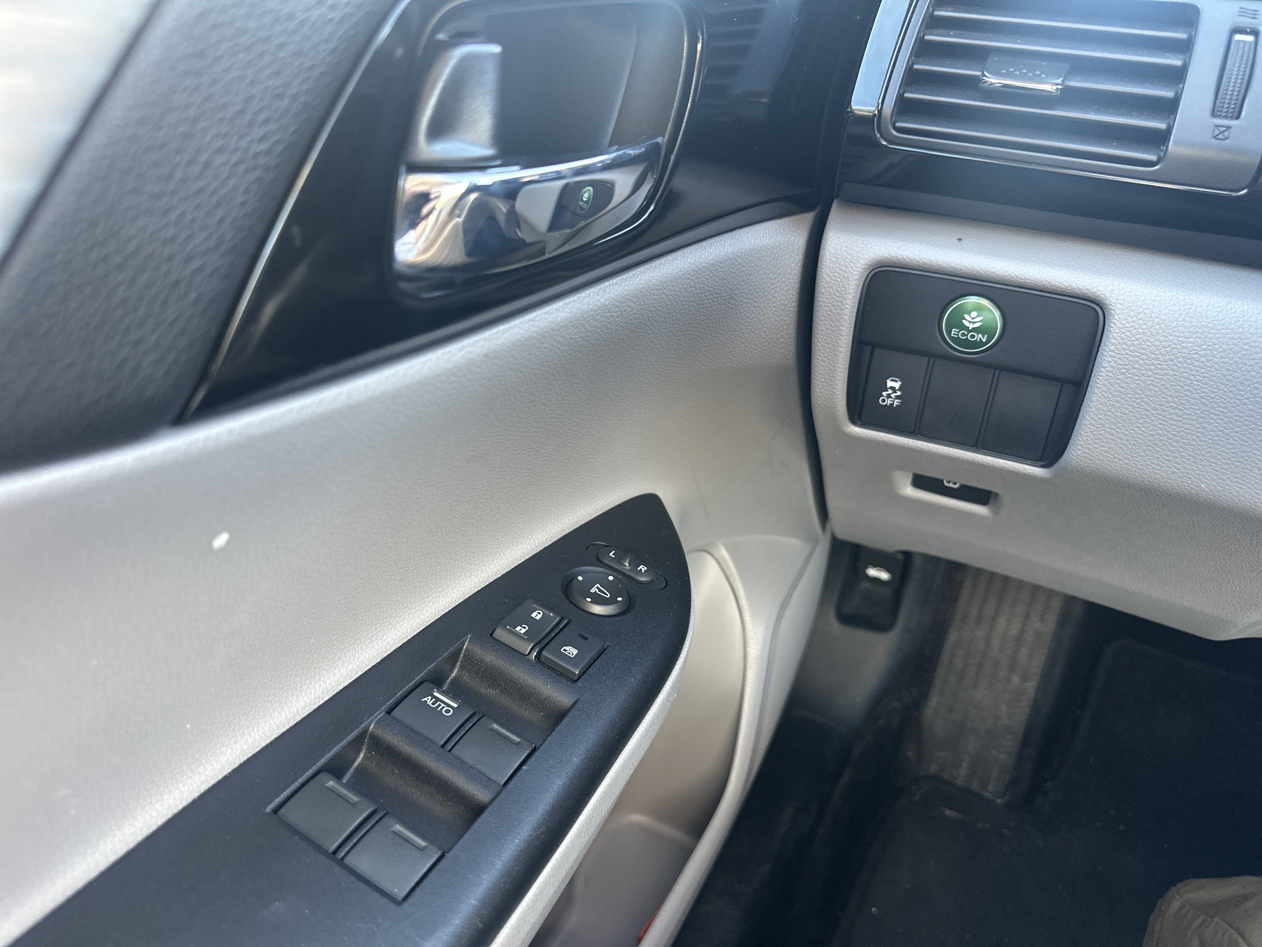 Used 2017 Honda Accord LX image 24