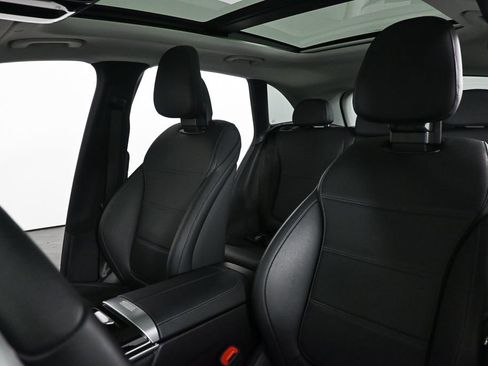 Used 2023 Mercedes-Benz GLC 300 4MATIC image 5