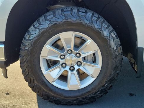 Used 2021 Chevrolet Silverado 1500 LT image 31