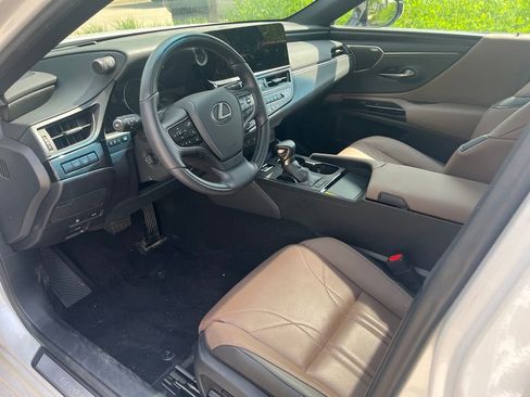 Used 2025 Lexus ES 350 Ultra Luxury FWD image 7