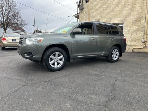 Used 2010 Toyota Highlander 2WD image 1
