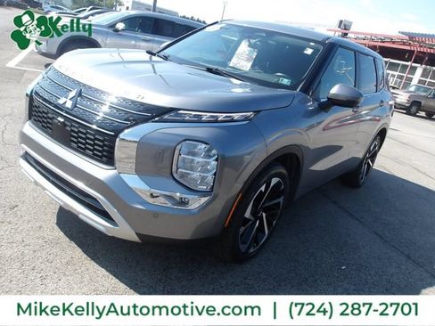 Used 2023 Mitsubishi Outlander SE AWD/4WD image 3