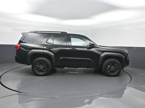 Used 2025 Toyota 4Runner SR5 AWD/4WD image 27