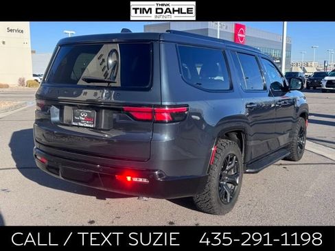 Used 2023 Jeep Wagoneer Series II AWD/4WD image 8