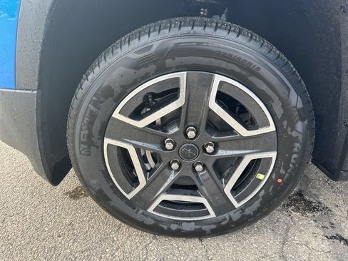 New 2026 Jeep Cherokee Limited AWD/4WD image 35