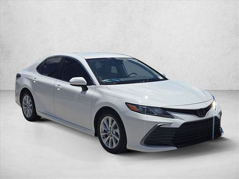 Used 2023 Toyota Camry LE FWD image 3