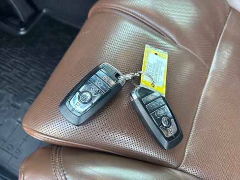 Used 2021 Lincoln Aviator Grand Touring w/ Equipment Group 302A AWD/4WD image 30