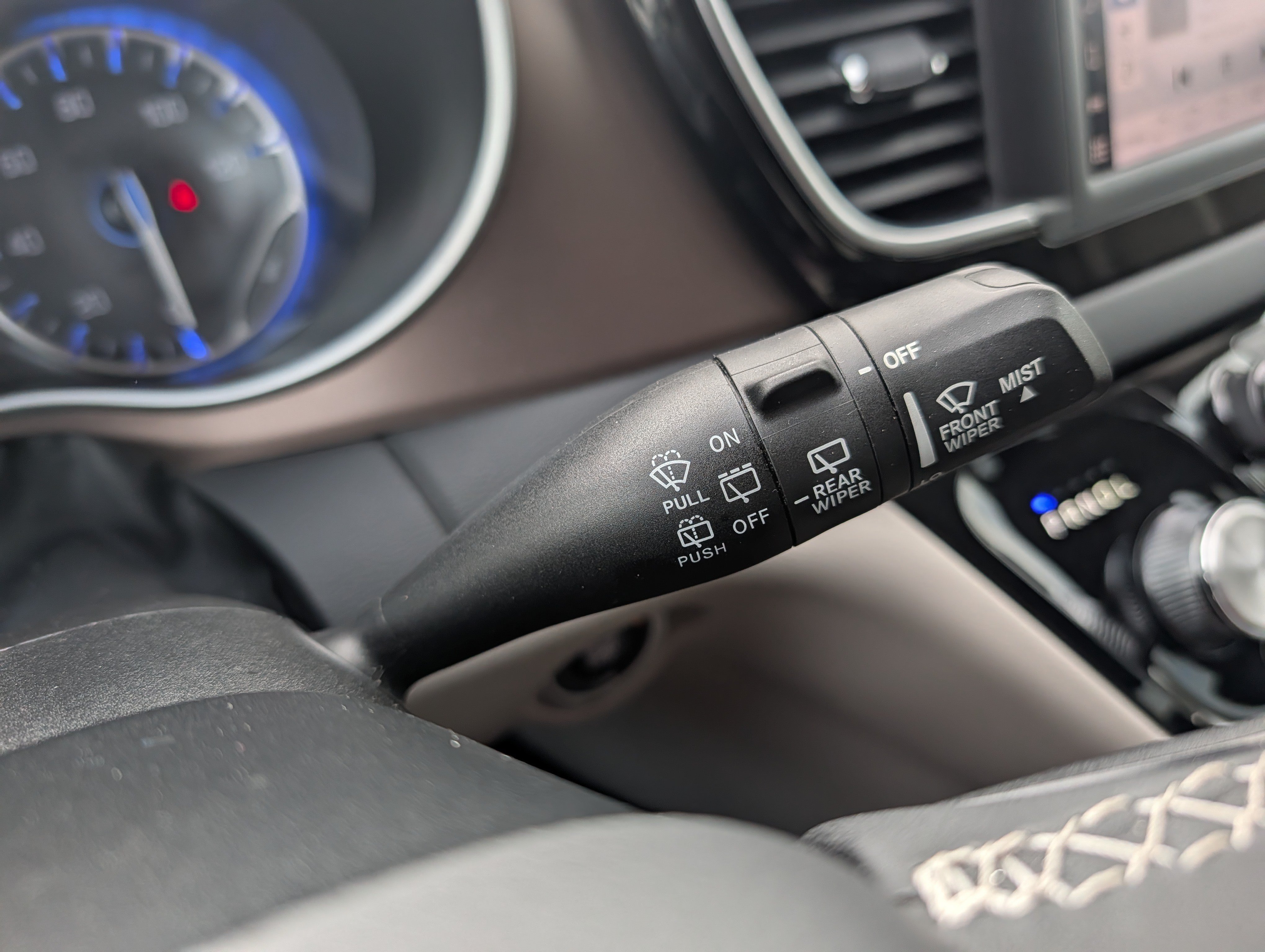 Used 2024 Chrysler Voyager LX FWD image 28