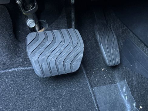 Certified 2025 Nissan Kicks SV image 43