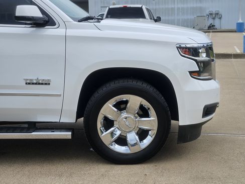 Used 2019 Chevrolet Tahoe LT w/ LT Signature Package RWD image 8