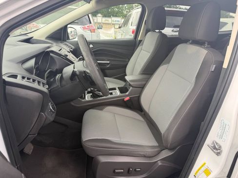 Used 2017 Ford Escape SE AWD/4WD image 8