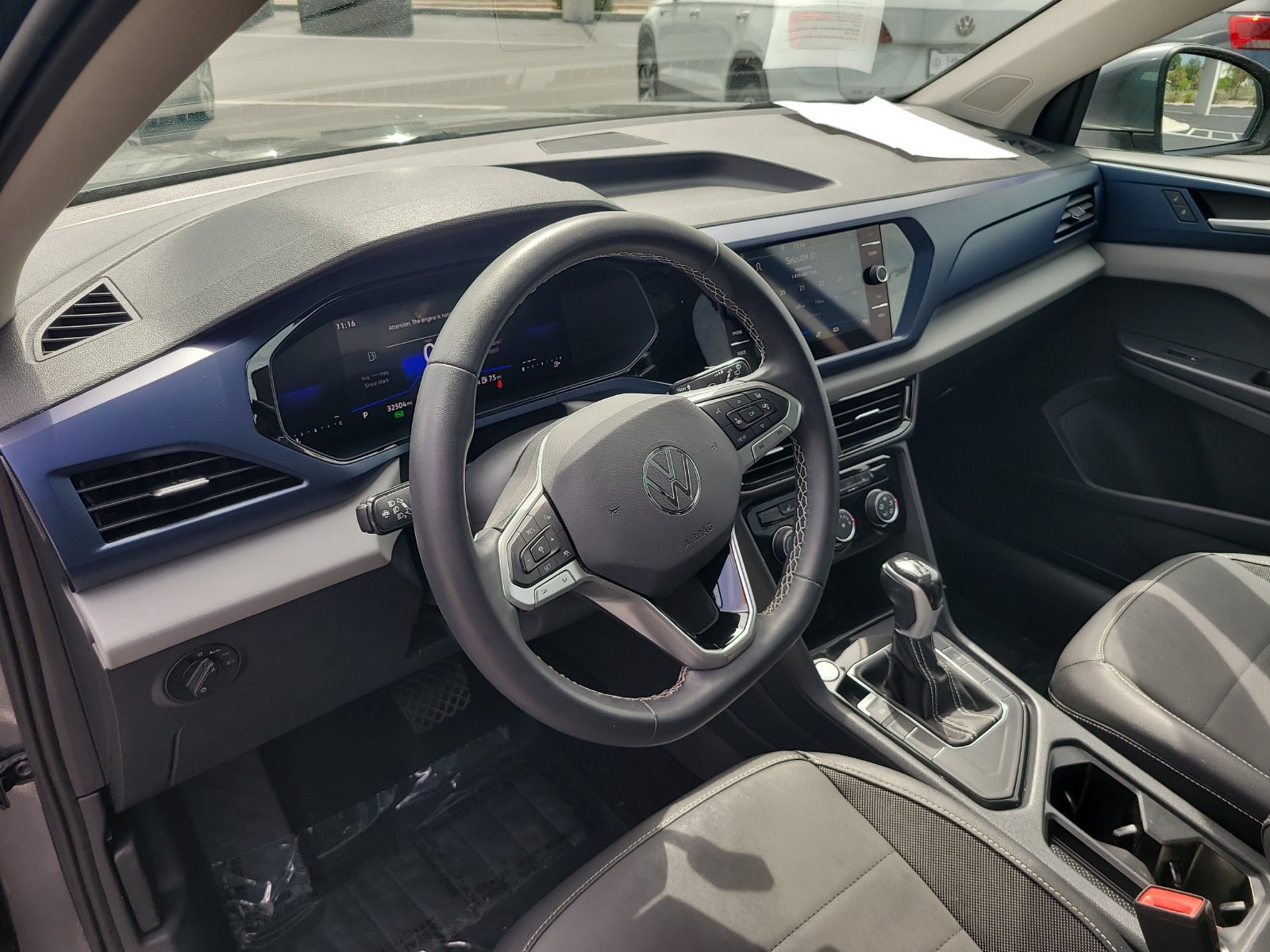 Used 2023 Volkswagen Taos SE w/ Panoramic Sunroof Package FWD image 18