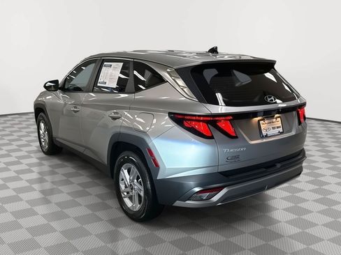 Used 2025 Hyundai Tucson SE AWD/4WD image 8