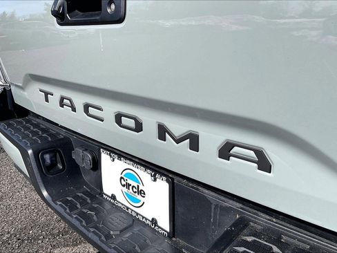 Used 2022 Toyota Tacoma TRD Sport w/ TRD Premium Sport Package image 28