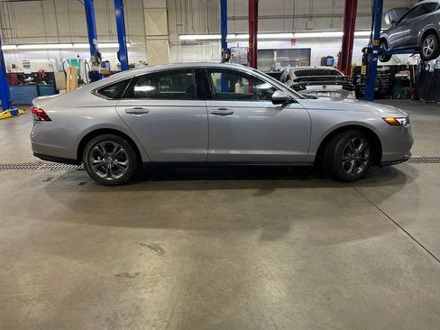 Used 2023 Honda Accord EX image 7