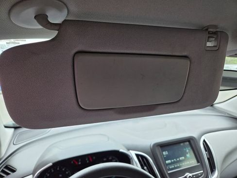 Used 2018 Chevrolet Equinox LS FWD image 15