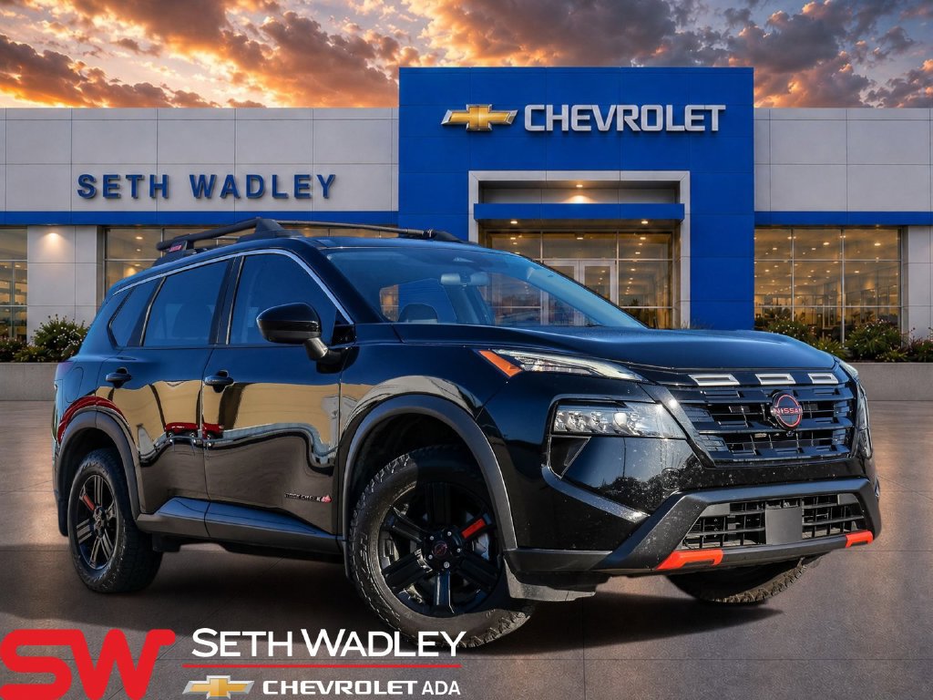 Used 2025 Nissan Rogue SV AWD/4WD image 1