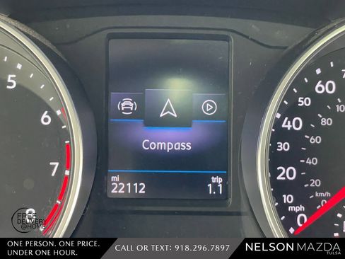 Used 2021 Volkswagen Tiguan SE w/ Panoramic Sunroof Package image 25