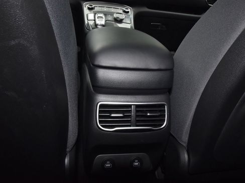 Used 2023 Hyundai Santa Fe SE FWD image 18