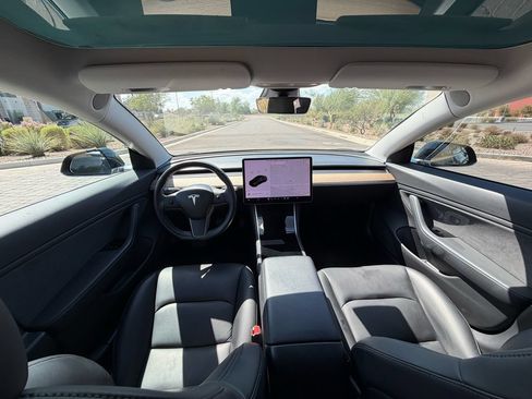 Used 2018 Tesla Model 3 Long Range RWD image 12