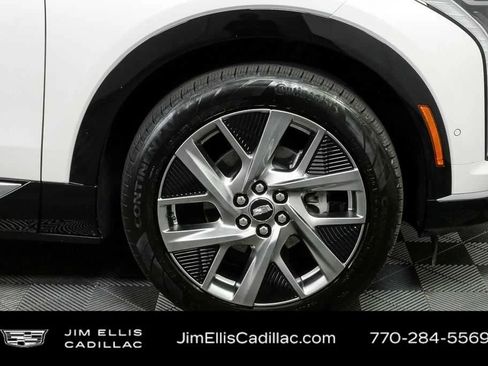 Used 2025 Cadillac Optiq Luxury 2 w/ LPO, Floor Liner Package AWD/4WD image 36