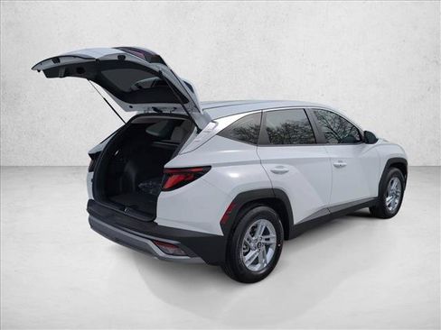 Certified 2026 Hyundai Tucson SE FWD image 2