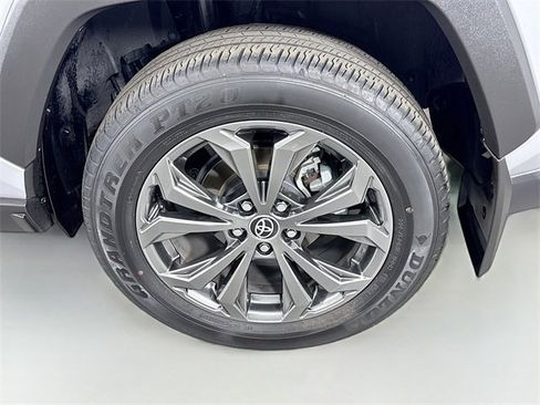 Used 2024 Toyota RAV4 Limited image 31