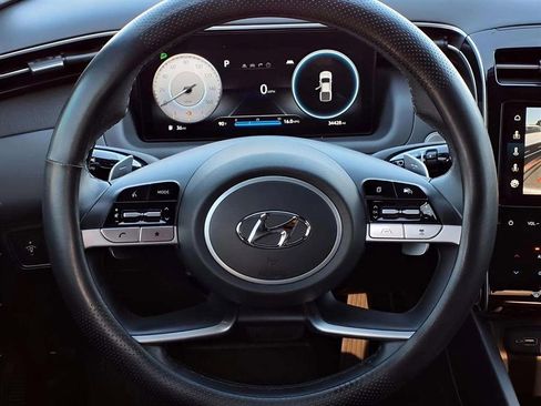 Certified 2023 Hyundai Santa Cruz Limited image 9