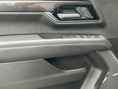 Certified 2025 GMC Yukon Elevation w/ Elevation Premium Package image 11