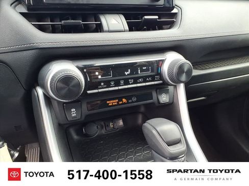 Used 2019 Toyota RAV4 LE AWD/4WD image 22
