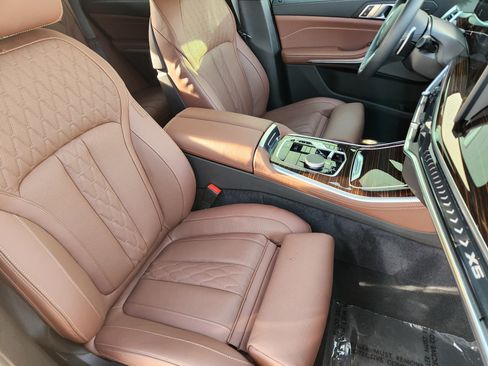 Used 2026 BMW X5 xDrive40i w/ M Sport Package AWD/4WD image 13