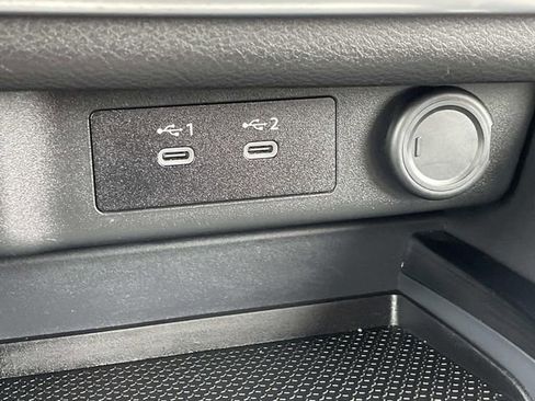 Certified 2025 Nissan Rogue SV image 26